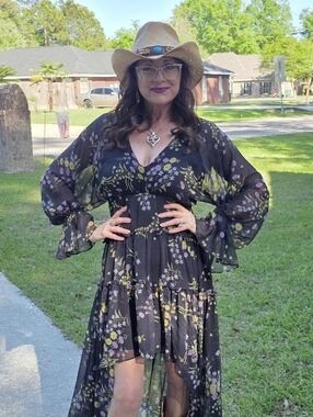 Meet your Posher, Gloria